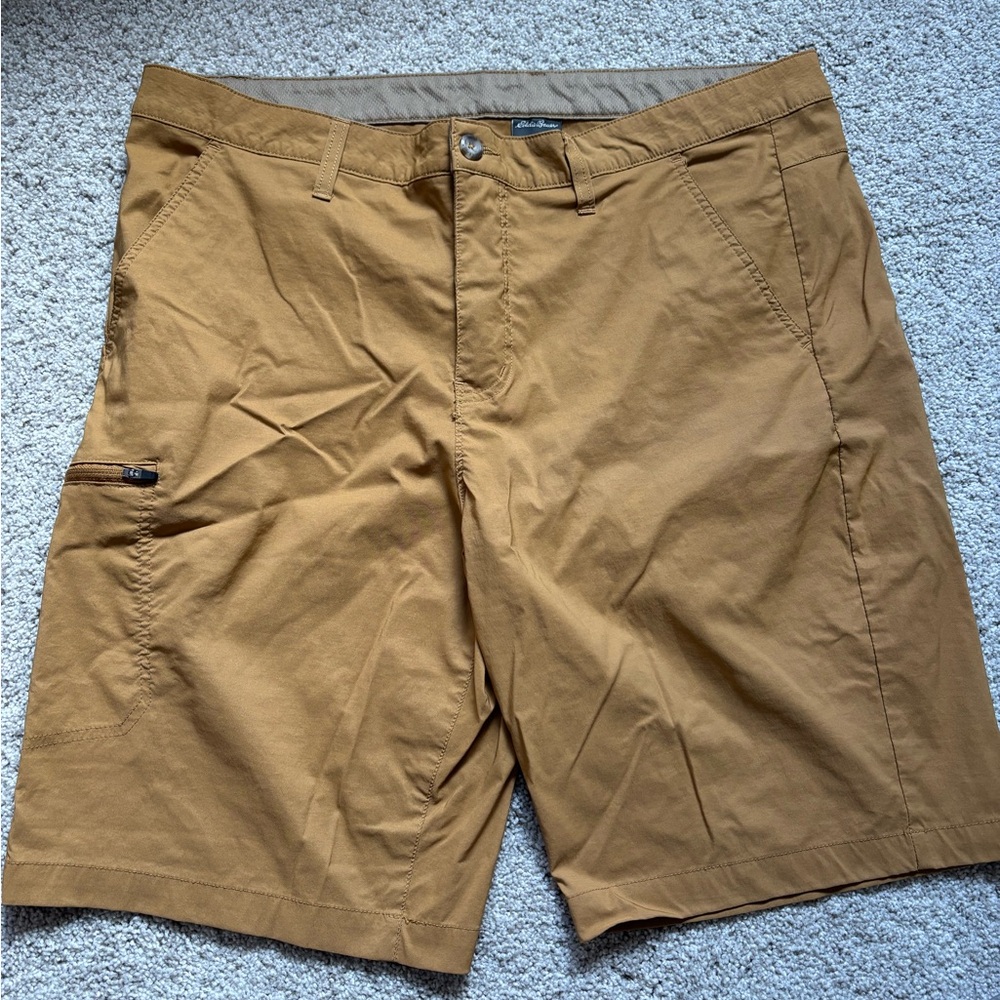 Eddie Bauer Men's Brown Tan Cargo Shorts 40 Pockets Outdoor